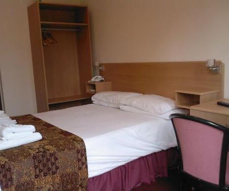بيكينهيل Heath Lodge Hotel Nr Nec الغرفة الصورة